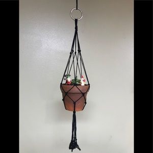 Macrame plant hanger